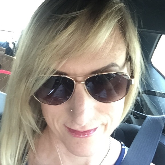 Meet your Posher, Megan - Picture 1 of 1